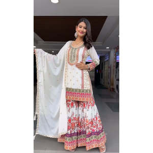 Ensemble de vêtements de fête pour femmes de créateur avec un magnifique haut Plazzo et Dupatta - Product Image 6