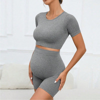 Ensemble de vêtements de grossesse 2 pièces pour femmes - T-shirt court et short de yoga, vêtements de détente avec taille élastique, tissu respirant en spandex/nylon