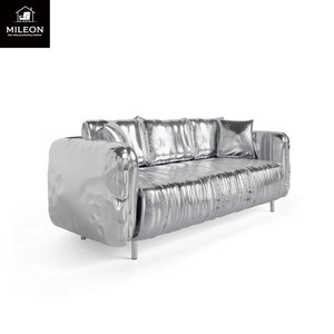 Sofá Seccional de Cuero Genuino de Alta Gama, Estilo Moderno y Lujoso, Muebles de Sala de Estar y Sofá de Metal Plateado para Villa - Product Image 1