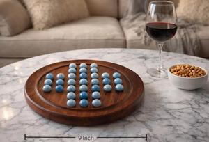 Plateau de jeu de solitaire artisanal en bois de rose avec billes de verre bleues, cadeau de mariage personnalisé pour la maison ou le bureau, design américain, écologique - Product Image 2