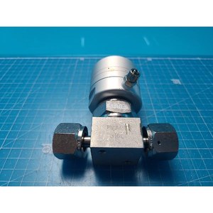 Válvula de Diafragma de Alta Pureza FUJIKIN 316L 21367, Usada como Pieza de Repuesto para Equipos de Semiconductores Legacy - Product Image 5