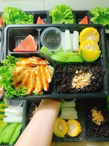 Low price Eco-friendly Vietnam Factory 4 Compartments Disposable <b>Plastic</b> Food Container with Lid Black Color Take Away lunch <b>box</b> - Product Image 4