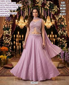 Lehenga Choli de Seda Bhandhani Noor Lavender Dream con Protección Solar y Secado Rápido, Traje Tradicional Largo hasta el Suelo para Bodas y Fiestas - Product Image 1