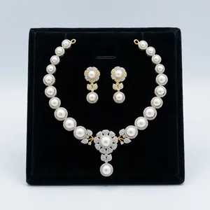 Ensemble collier et boucles d'oreilles en perles d'imitation florales et zircon, plaqué or, pour femmes, bijoux de mariage indiens classiques, vente en gros - Product Image 2