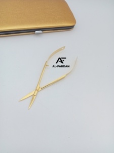 Tijeras para Cejas Chapadas en Oro de 24K, Hoja Curva y Recta de Alta Calidad con Nombre de Marca Personalizado, Tijeras de Maquillaje para Cejas con Resorte - Product Image 3