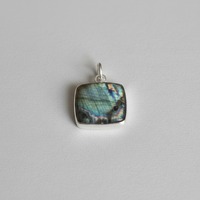 Pendentif Charme Certifié Authentique en Argent Tibétain et Labradorite Naturelle, Design Ailes Tendance Chrétien, pour Femme