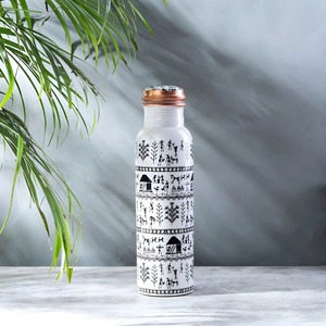 Botella de Agua Ayurvédica Personalizada, Moderna, de Cobre Puro para Beber Directamente y Hervir Agua, para el Regreso a Clases - Product Image 4