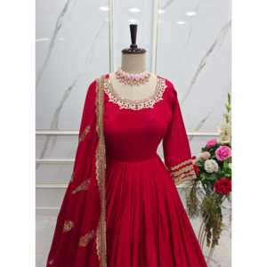 Robe de créateur pour femme avec Dupatta fantaisie pour fêtes et occasions spéciales - Product Image 5