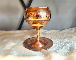 Verre en cuivre finition argentée à motif martelé, idéal pour servir le vin lors d'événements, de réceptions ou pour la consommation à la maison. - Product Image 4