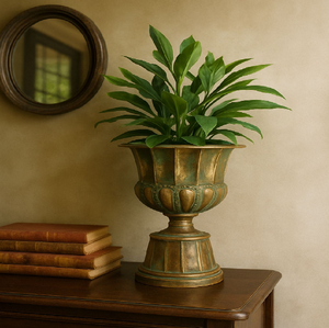 Élégants vases noirs à col en V avec une base finitionnée en feuille d'or fortement texturée. Décoration haut de gamme. Disponible à prix de gros. - Product Image 6