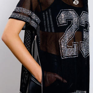 Maillot de football américain personnalisé haut de gamme pour femme, orné de strass, coupe oversize streetwear, crop top carré, maillot transparent orné de cristaux - Product Image 4