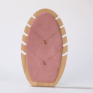 Expositor de Joyería de Madera de Bambú y Gamuza de Lujo con Forma de Llama, con Logotipo Personalizado para Tienda de Joyería - Product Image 2