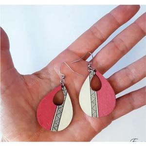Pendientes Colgantes de Madera con Forma de Gota de Agua, Calidad de Exportación, Joyería Artesanal de Moda para Festivales y Eventos Sociales a Precio Descontado - Product Image 1