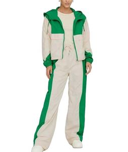 Chaquetas Cortavientos con Capucha y Cierre de Cremallera de Alta Calidad con Logotipo Personalizado para Mujer, Chaqueta Deportiva Ligera y Transpirable con Estampado Técnico - Product Image 4