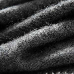 Cardigan respirant à col en V pour homme avec boutons perlés, motif losanges tricoté, pull de luxe pour soirée, tricot de luxe pour l'Europe - Product Image 5