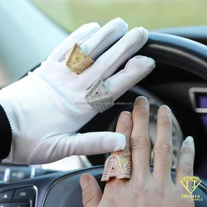 Bague en argent sterling 925 avec diamant moissanite lettre A, finition dorée, entièrement sertie de pierres, bijoux de luxe pour les acheteurs en gros - Product Image 3