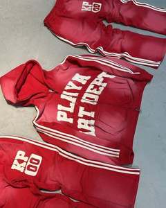 Ensemble survêtement noir : sweat à capuche court et pantalon de jogging. Ensemble de survêtement streetwear. Survêtement en molleton épais. Fabricant de Marques Privées OEM - Product Image 4