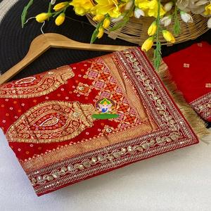 Sari de seda para mujer Dola con hilo tejido y trabajo Meenakari Zari en toda la prenda, con Pallu de trabajo manual Khatli Cutdana Moti - Product Image 1