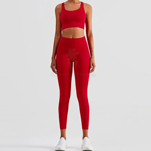 Conjunto de yoga cómodo para mujer, hecho con materiales de alta calidad y transpirabilidad para estilos de vida activos. - Product Image 2