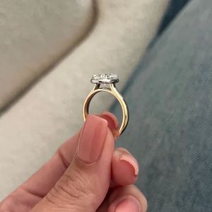 Anillo de Compromiso de Oro de 14K con Diamante Cultivado en Laboratorio de Corte Ovalado de 4 Quilates, Anillo de Boda Solitario, Elegante Regalo de Aniversario para Ella - Product Image 6