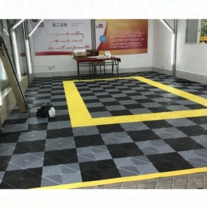 Tapis de sol antidérapant pour atelier automobile, grille de drainage en plastique de 2 mm d'épaisseur, installation par clic, design graphique uni - Product Image 3