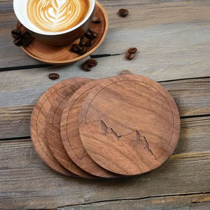 Sous-verres artisanaux en noyer Élégance en bois durable et artisanale - Product Image 1