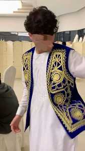 Gilet afghan fait main pour hommes, vêtements traditionnels brodés classiques, vente en gros. - Product Image 2