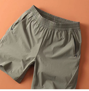 Shorts Bermuda pour homme à séchage rapide avec poches zippées, taille élastique, couleur unie, vêtements décontractés pour l'extérieur, gris - Product Image 5