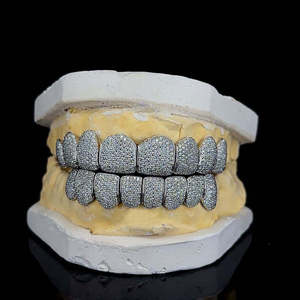 Grillz Micro-Pavé Moissanite, Ensemble Complet de Capuchons Dentaires en Argent Sterling 925, Style Iced Out, Unisexe, Bijoux Dentaires Tendance pour Soirées en Boîte de Nuit - Product Image 1