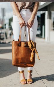 Classic Leather Shoulder Bag Durable Casual Purse for Work and Travel - Product Image 2
