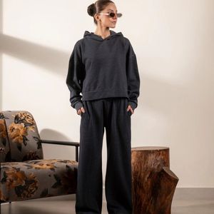 Ensemble de détente deux pièces bleu marine pour femme, sweat-shirt à manches longues et pantalon large assorti, coupe décontractée, vêtements d'intérieur décontractés, personnalisable OEM - Product Image 4