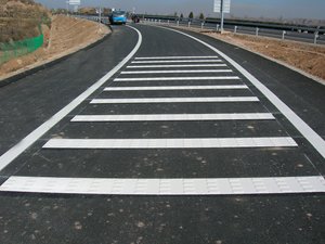 Sell Well Anti-Wear White Highway Signs Road Mark Light Line Painting <b>Paint</b> Thermoplastic Road <b>Paint</b> Applied Manual - Product Image 4