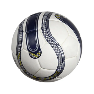 Balón de Fútbol de PU de Alta Calidad, Tamaño Oficial, Color y Logotipo Personalizados para Entrenamiento, Hecho en Pakistán - Product Image 2