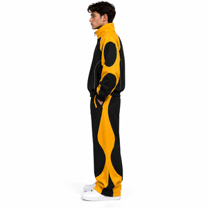 Ensemble survêtement homme noir et jaune à blocs de couleur, coupe ample, style streetwear, avec sweat-shirt et pantalon longs et poches latérales - Product Image 4