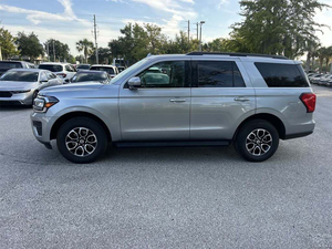 Superbe Ford Expedition XLT RWD 2024 d'occasion, jantes en alliage R17, sièges en tissu côté gauche, climatisation adaptative, sièges trois rangées, démarrage à distance - Product Image 5