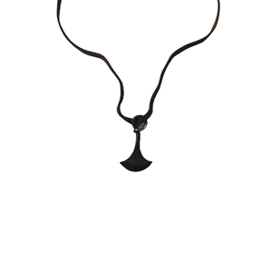 Collier pendentif en fer forgé traditionnel fait main avec lame courbée et breloque en corne, idéal pour les acheteurs d'accessoires de costumes historiques - Direct usine - Product Image 2