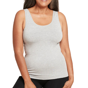 Camiseta sin mangas acanalada elástica y ajustada para mujer, ideal para entrenamiento, ropa de verano, top de moda. - Product Image 1