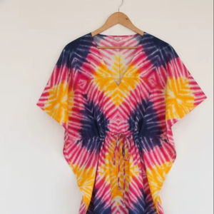 ผ้าคัฟตันโบฮีเมียนคุณภาพสูง เป็นมิตรกับสิ่งแวดล้อม ผ้าฝ้ายแท้ 100% ลายมัดย้อม แต่งลูกไม้ เอวยางยืด แขนทรงโดลแมน ซักได้ ความยาวแบบแม็กซี่ - Product Image 1