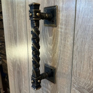Poignée de portail en fer forgé de style traditionnel Iron Nature avec motif floral et surface peinte – Quincaillerie élégante pour clôture - Product Image 6