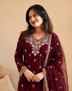 Indian Pakistani Blue Silk Embroidered <b>Shawl</b> With Floral Pattern <b>Traditional</b> Ethnic <b>Scarf</b> For Women Wedding Engagement - Product Image 4