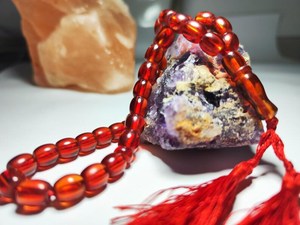 Misbaha Islámica Roja Ámbar, Tasbih de 33 Cuentas de Resina Hechas a Mano con Borla, Rosario Musulmán, Regalo de Eid para Él y Ella - Product Image 6