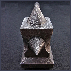 Martillo de Acero de Damasco, Martillo de Acero Tradicional Hecho a Mano, Diseño Soldado con Patrón, Artículo Decorativo de Colección con Mango de Madera - Product Image 5