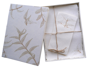 Feuilles Premium à Bords Frangés avec Impression Feuille, Papiers Recyclés en Coton, 10 Blocs de Papier A4 + 5 Enveloppes - Product Image 2