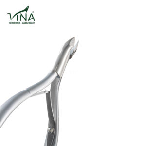 Pince à cuticules en acier inoxydable gris VNC-07 Vina de haute qualité Double ressort Durable pour une utilisation en salon - Product Image 4
