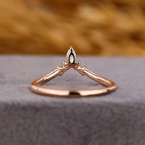 Marquesa y corte redondo Lab Grown Diamond Wedding Band 14K Oro sólido Anillo de anidación minimalista Anillo de aniversario curvo para ella - Product Image 5