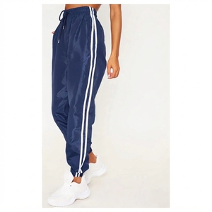 Pantalones Deportivos Negros de Satén Transpirable para Hombre, 100% Algodón, Peso Medio, con Rayas Laterales Blancas, Cintura Elástica con Cordón, Estilo Casual para Otoño - Product Image 5