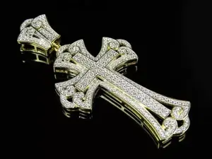 Pendentif pour femme en argent sterling 925 plaqué or jaune 14 carats, style hip-hop, avec croix de Jésus en moissanite véritable taille ronde 2 carats et diamant Tishya - Product Image 5