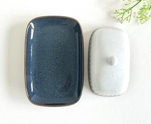 Beurrier élégant à glaçure dégradée avec couvercle en dôme, base large pour service, finition lisse, plat de rangement pour beurre de table, design durable - Product Image 2