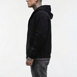 เสื้อฮู้ดซิปผู้ชายสีดำแบบใหม่ ทรงปกติ ผ้าฝ้ายเฟรนช์เทอร์รี่ สวมใส่สบายๆ สำหรับฤดูใบไม้ร่วง ดีไซน์กระเป๋าโลโก้ด้านหน้า - Product Image 3