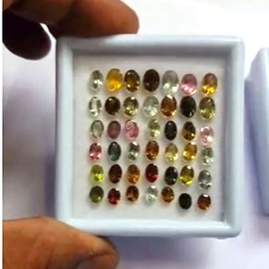 ทัวร์มาลีน 77.4 กะรัต ทับทิมกรุงเทพ 235 กะรัต อเมทิสต์เจียระไน 233 กะรัต ทับทิม 45 กะรัต และทัวร์มาลีน 130 กะรัต - รายการที่จองไว้สำหรับนูร์ - Product Image 4